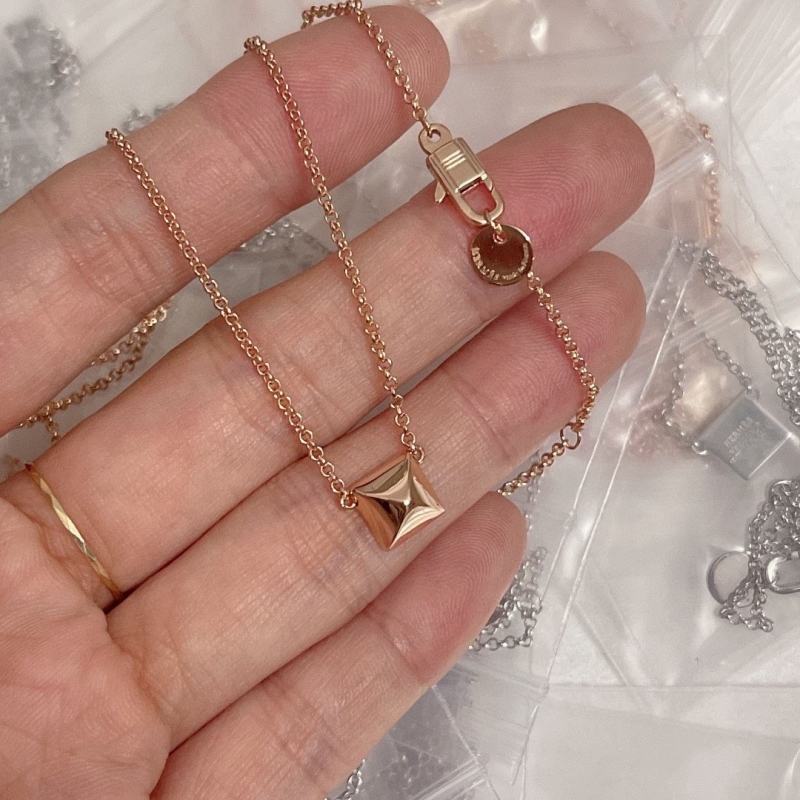 H**me5 necklaces